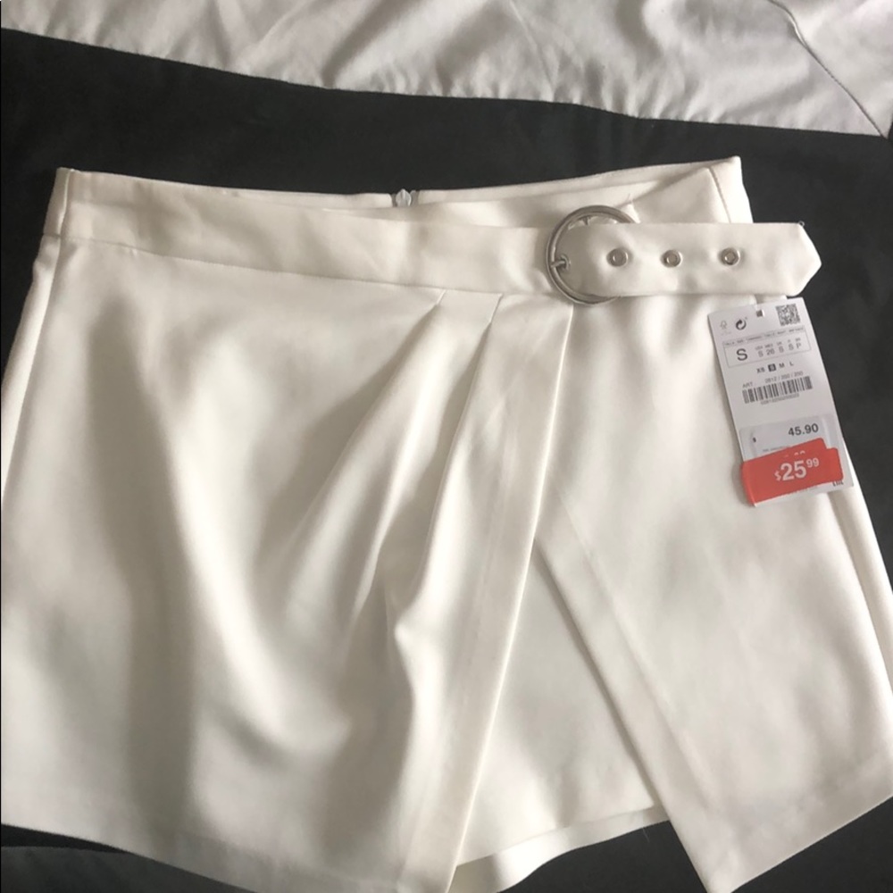 BRAND NEW-Zara skort